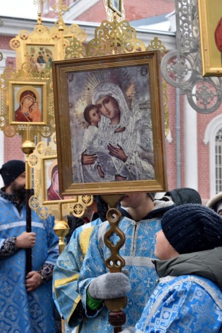 ⚡ В День народного единства и праздник Казанской иконы Божией Матери на Соборной площади в Коломне..