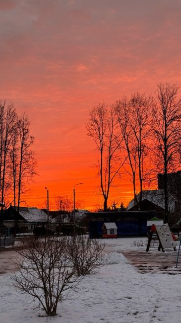 Сегодняшний рассвет🌅
Ретроградный Меркурий принес, не иначе...