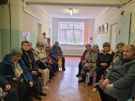 🏥 Главный врач Коломенской больницы Николай Макаров провел личный прием граждан в поселке Пески...