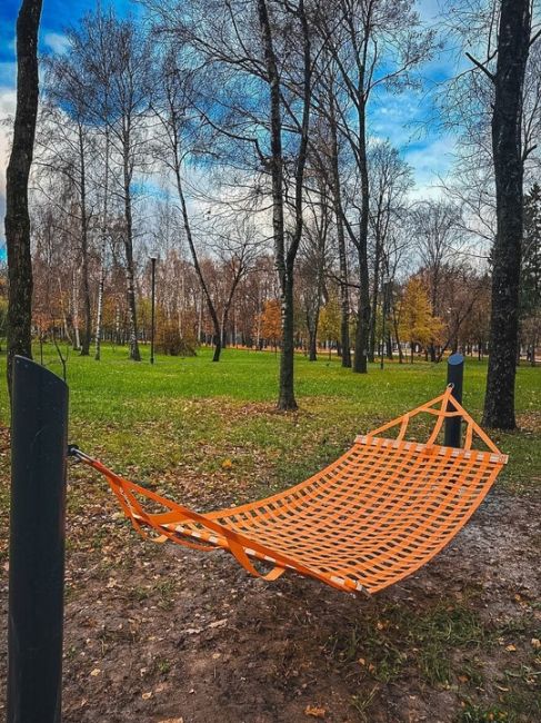 🍁🍂 Коломенский парк Мира продолжает преображаться после благоустройства. Ранее здесь появились новые..