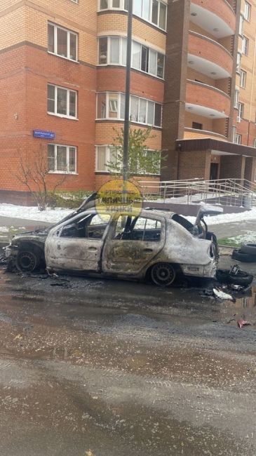 Жаркое утро в Подрезково 🫣
Очевидцы сообщают, что владелец завёл машину прогреваться, а она загорелась  Update:..