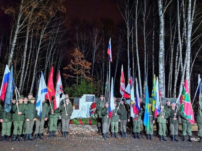 Пробирающий до дрожи памятник героям специальной военной операции открыт под Ногинском.  Скульптура..