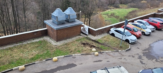 Программа "Народные тропы" уже есть.
Пора вводить "Народные парковки".  📍Красногорск, Павшинская..