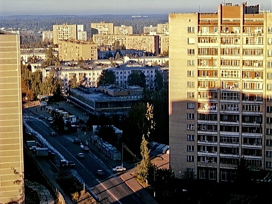 Одинцово нашей юности 💞  Повсюду блеск, повсюду яркий свет, 
Песок — как шелк… Прильну к сосне корявой 
И..