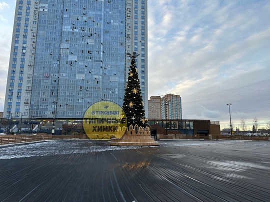 Вот и у Меги в Химках доделывают каток ⛸️  Здесь он будет платный. Дата открытия пока неизвестна, но это явно..