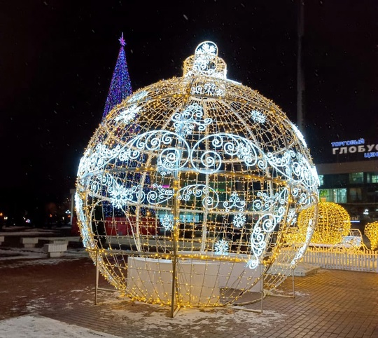 📸 Наш фотограф запечатлел самые красивые места для того, чтобы заряжаться новогодним настроением. Яркие..