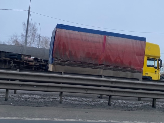 НА ГОРЬКОВКЕ ГРУЗОВИЧОК ОПРОКИНУЛО 😨
Авария на шоссе Энтузиастов, напротив..