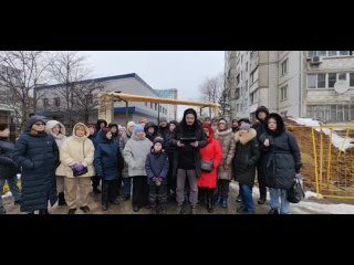 Тем временем, начальники территориальных управлений Химок провели поквартирные обходы домов на Юбилейном..