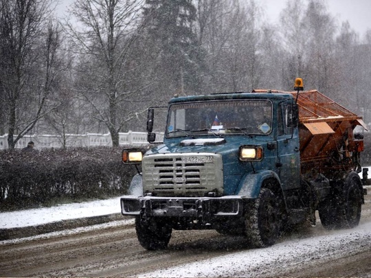 ❄🚚 Дорожные службы городского округа Коломна перешли на зимнее содержание дорог, как сообщили в..