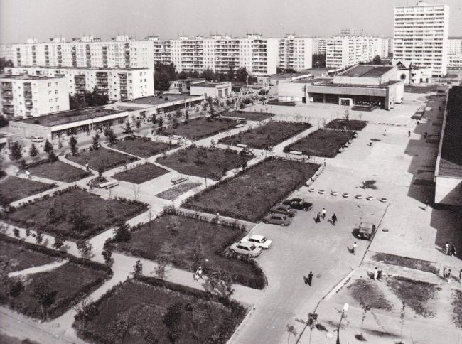 СТАРАЯ БАЛАШИХА
1985 год. Площадь перед кинотеатром..