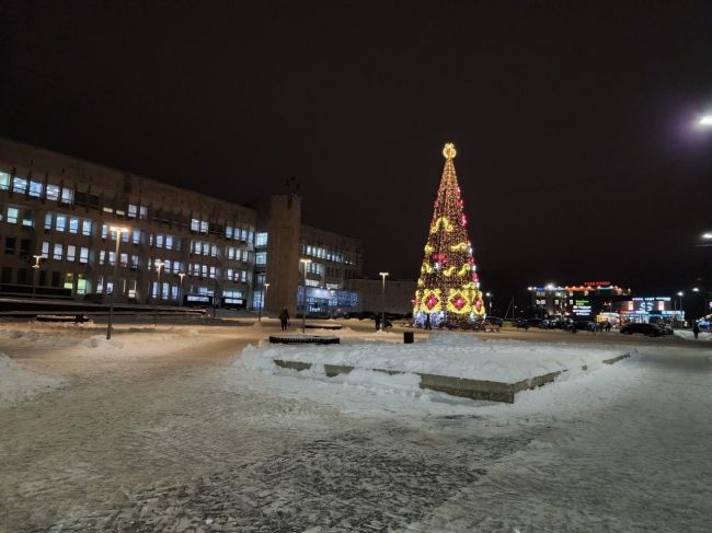 Зимняя сказка уже ждёт жителей и гостей области🎄  Во всех городах региона царит праздничное..