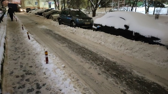 В этом году, я так понимаю, город тоже не собираются чистить? Сегодня на улице невозможно пройти и проехать с..