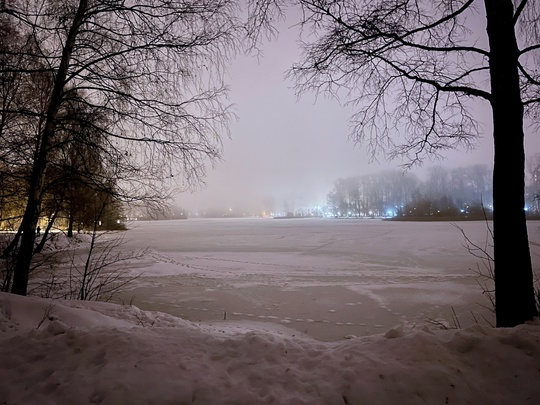 КРАСИВАЯ 😍 БАЛАШИХА
Вечер 23.12.2024, прогулка..