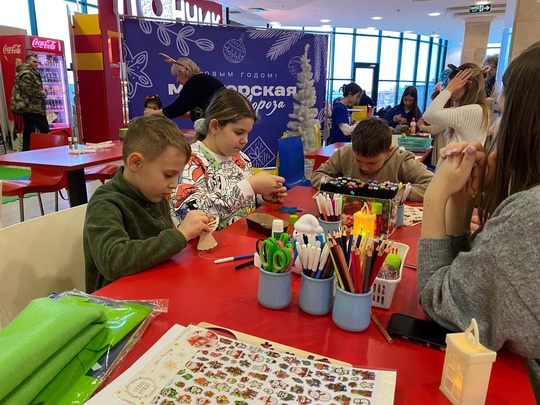 🌲🎅 Новогодние мастер-классы прошли в выходные в Коломне  Новогодние мастер-классы для юных коломенцев..