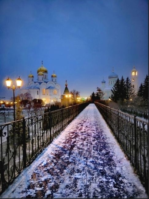 Доброе утро! 
Зима в Дивеево ❄ 
Благодатно там..