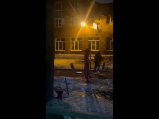 Ещё фото/видео с места обрушения крыши в 20 школе на улице Ватутина..