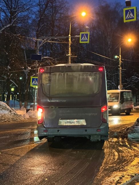 Здравствуйте! Подскажите куда обратиться по поводу водителей автобусов, которые не открывают дверь..