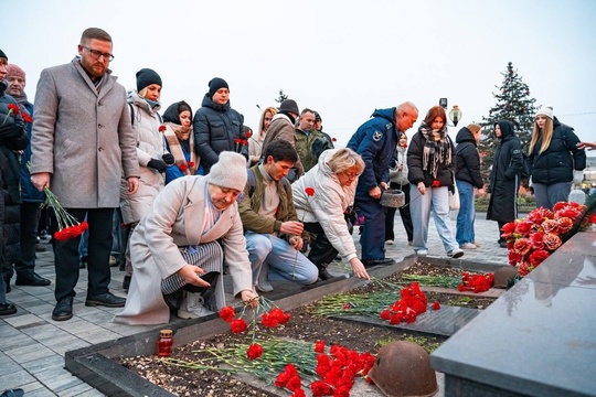 3 декабря — День памяти, когда мы вспоминаем всех российских и советских солдат, павших в бою, чьи имена, к..