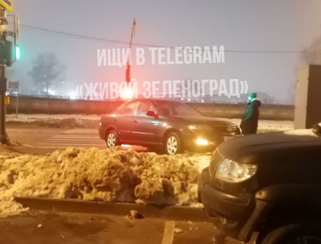 🚗Жесткое ДТП у корпуса 1012 вчера в 21:50  Слава богу все остались в живых!  ТГК Живой..