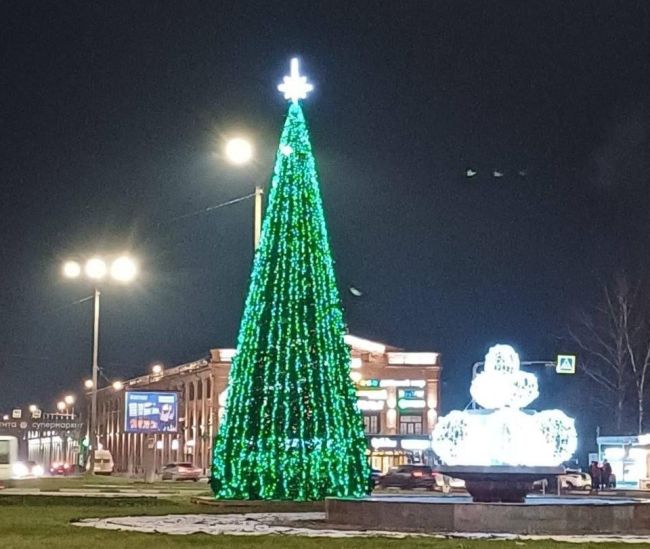 Новогоднего настроения нам в ленту.
Хорошего..