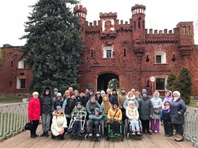 Особенные дети из Пушкино побывали в Брестской крепости и Мирском замке.  Фото: Елена Числова. 
Автор: Андрей..