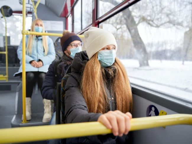 В автобусах Красноармейска можно встретить «чудо-женщину», которая разговаривает сама с собой.  Жители..