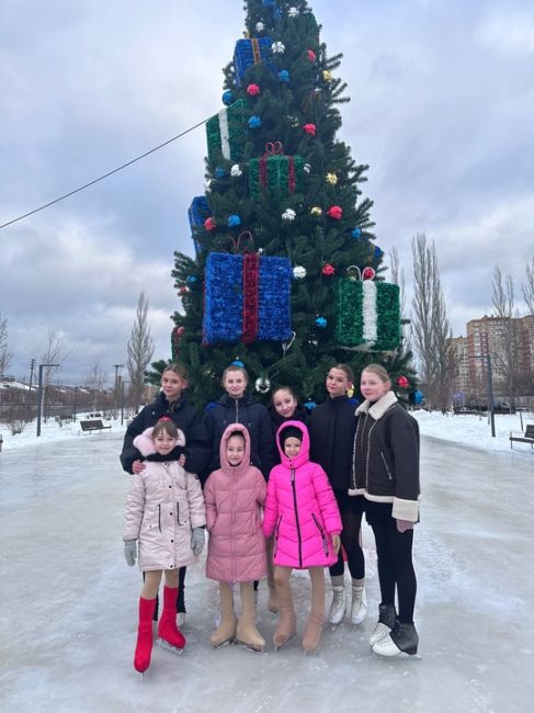 Сегодня в парке победы❄️⛸️  Выступили лучшие фигуристки СШ «Спартак-Орехово»
Свиридонова Милана
Смыгина..