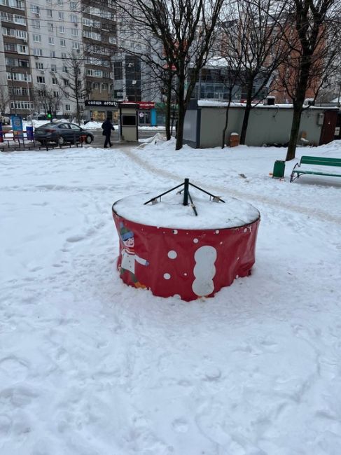 В городе завёлся Гринч - похищена уже не первая..