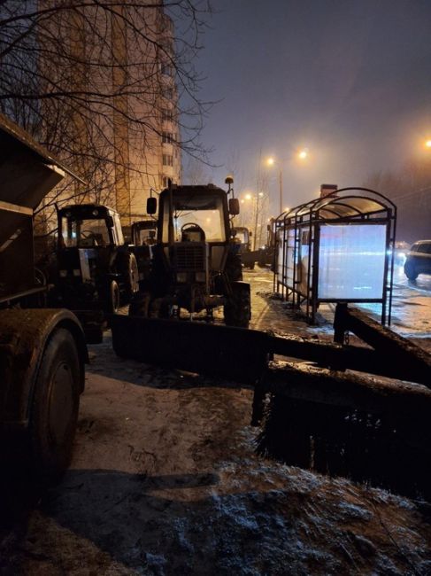 ВСЯ ТЕХНИКА В СБОРЕ 🤷‍♀️
Галина Т.
Когда наконец приведут остановку РГЗУ в сторону Москвы в порядок?
Когда..