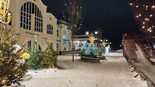 Доброго вечера, Ногинск.
Вам нравится, как украсили площадь?  Фото Марины..