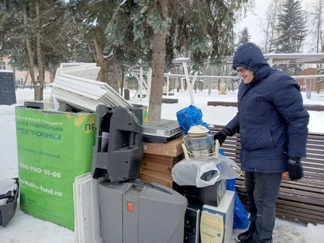 В воскресенье макулатуру и пластик можно сдать по двум адресам в Пушкинском округе.  Фото: администрация г.о...