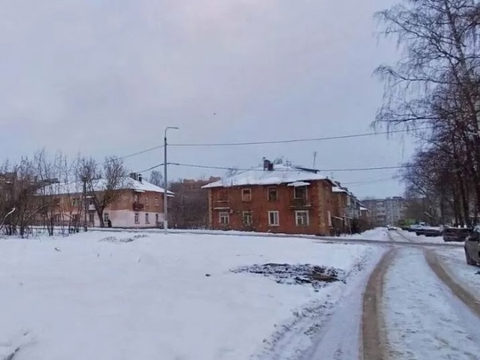 В Ногинске на улице Молодежной снесли три аварийных дома.  Три аварийных двухэтажных многоквартирных дома,..