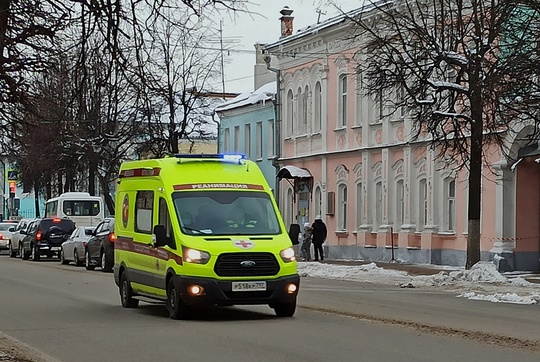 🎄🚒🚑🚖 Пока вся страна отмечает... они работают (ч. 4) 
«Под бой курантов ставила капельницу заключенному в..