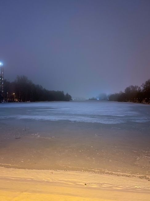 КРАСИВАЯ 😍 БАЛАШИХА
Вечер 23.12.2024, прогулка..