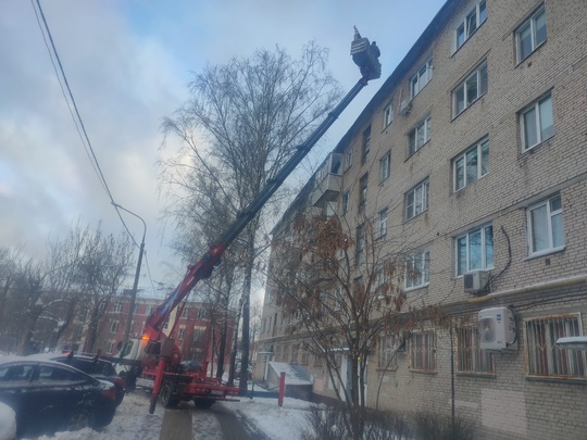 Надеемся, что коммунальные службы рады снегу также как и..