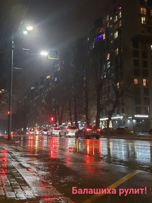 ДОЖДИК КАПАЕТ ПО ЛУЖАМ 🌧
Ничего необычного. Просто январский дождь в..