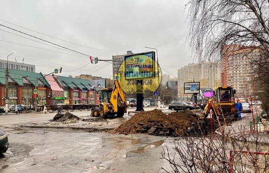 На Юбилейном начали демонтировать трубы 👏🏼  Вероятно участок аварийной трассы под землей наконец-то..