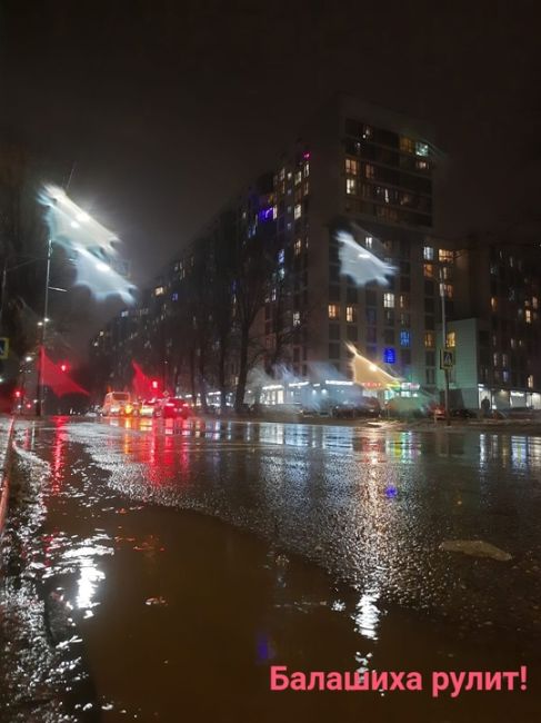 ДОЖДИК КАПАЕТ ПО ЛУЖАМ 🌧
Ничего необычного. Просто январский дождь в..