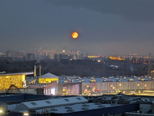 Закат Луны над Химками сегодня в 8:10..