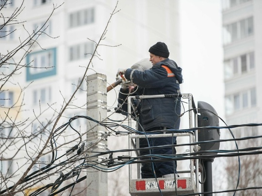 В Химках за 2024 год заменили более 13 тыс. старых светильников на светодиодные 💡  А так же заменили около 16 км..