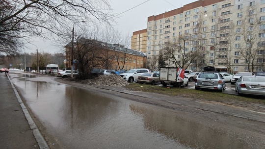 Сегодня ночью сотрудники нашего Красногорского ГАИ возле налоговой по улице Братьев Горожанкиных решили..