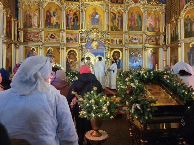 В Богоявленском соборе Ногинска прошла Рождественская литургия.  Прихожане оставались в храме вплоть до..