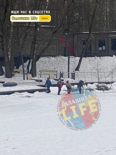 Дорогие родители! 
Если вы узнаете своих детей или даже если здесь нет никого из ваших, пожалуйста,..