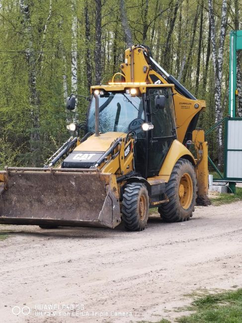 Услуги экскаватора погрузчика Катерпиллер 428 f. Копка фундаментов,котлованов,траншей,планировка..