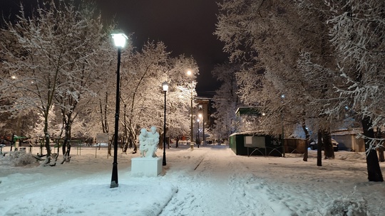 Пушистый зимний вечер в нашем городке..