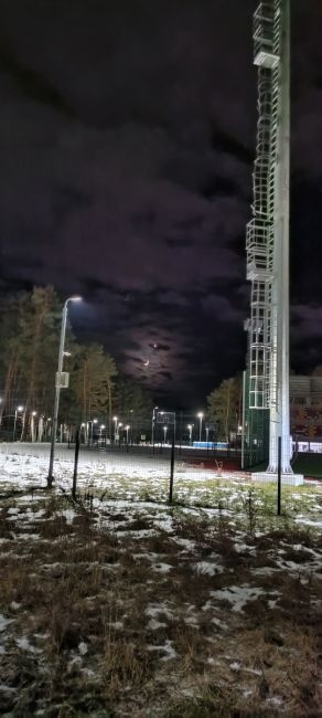 Редкое явление Луна и Венера теперь максимально близки друг к другу. Продлиться ещё 2-3..