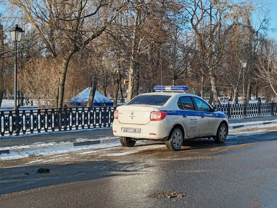 🚨 Полицейские в Коломне задержали женщину, подозреваемую в причинении тяжкого вреда здоровью сожителю, как..