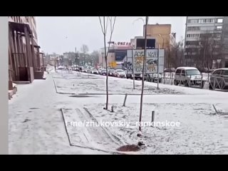 В ЖК "Гагаринский" открывается Пятерочка.
Пути подвоза товара не предусмотрены, остается только не слишком..