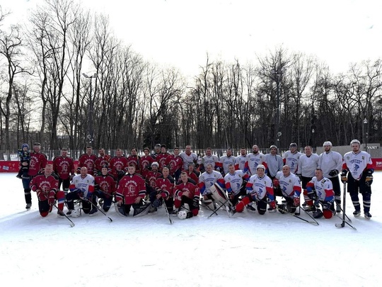 🏒 В преддверии Дня защитника Отечества, 22 февраля, на катке в парке Мира прошел хоккейный матч, посвященный..