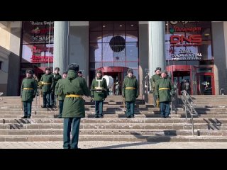 Военный оркестр поздравил одинцовцев на Привокзальной площади ⭐️  Музыканты исполнили классические и..